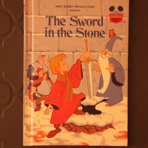 First Edition of Disney's The Sword in the Stone children's book. - Picture 4 of 4
